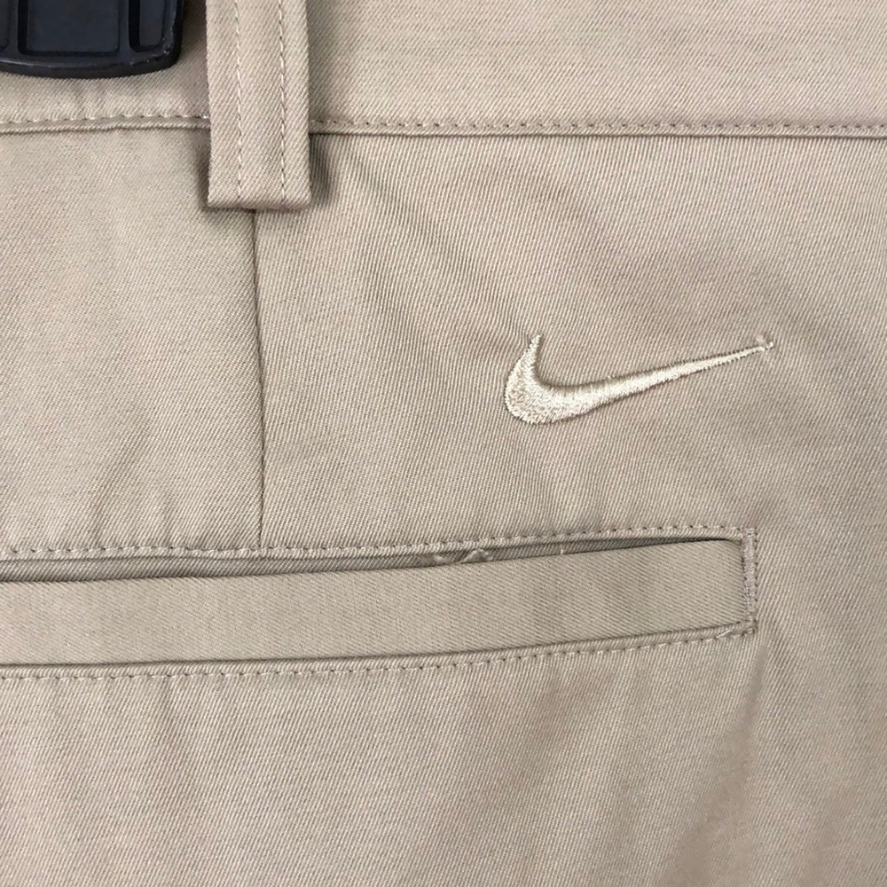 Nike - Picture 3 of 4